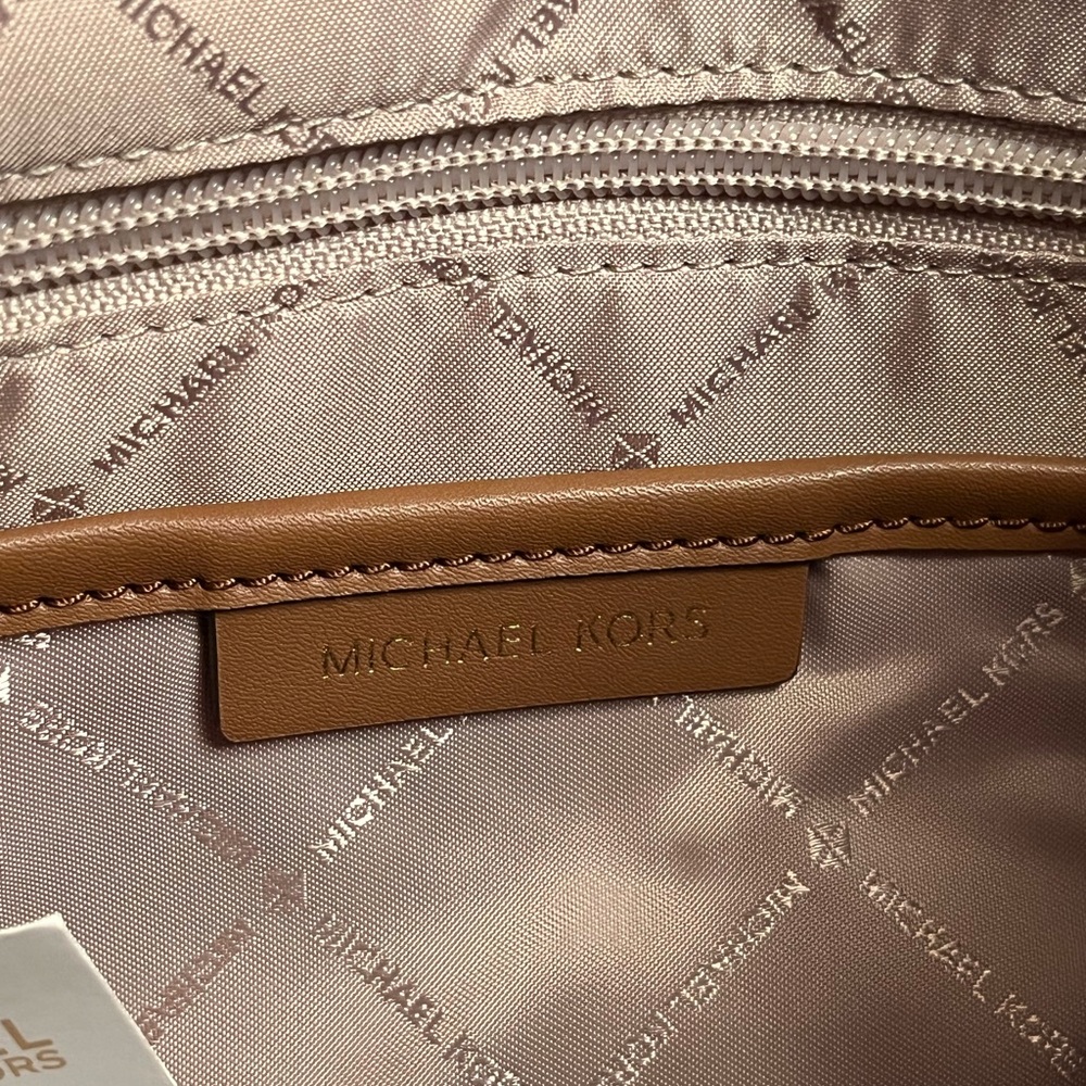 🌼Michael Kors Backpack Set - Picture 11 of 16